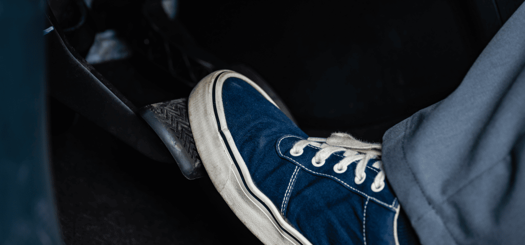 Hoe bereken je de remweg? » theorie-leren.nl